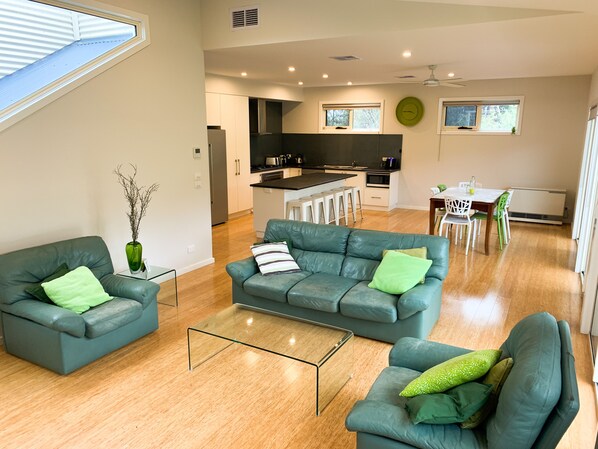 Televisión y reproductor de DVD 