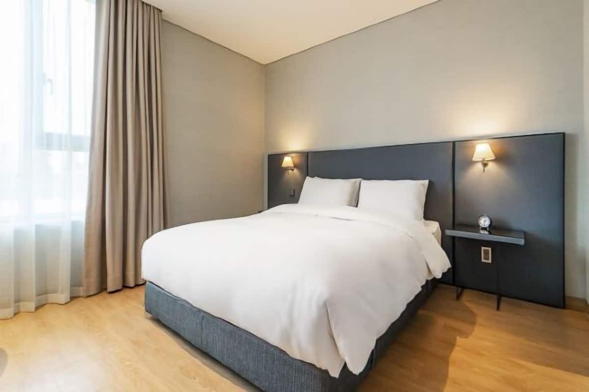 1 bedroom, free WiFi, bed sheets