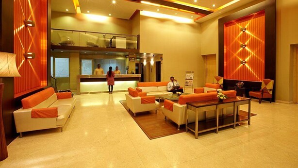 Lobby sitting area - Avion Hotel (Mumbai)