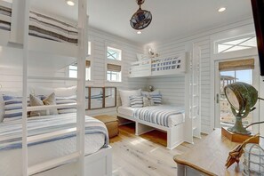 6 室のベッドルーム、アイロン / アイロン台、WiFi、ベッドシーツ