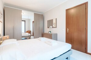 In-room safe, iron/ironing board, free WiFi, bed sheets