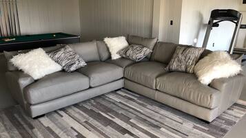 Smart TV, fireplace, offices