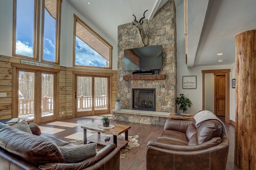 Big Blue Trace is brand new in Breckenridge, luxury meets Colorado cabin!