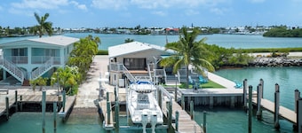 Turquoise Lagoon LLC, wide open turquoise views of the lagoon