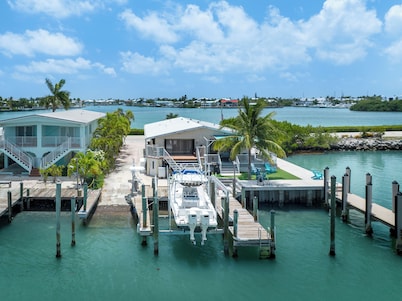 Turquoise Lagoon LLC, wide open turquoise views of the lagoon