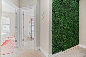 3 sovrum, strykjärn/strykbräda, gratis wi-fi och sängkläder