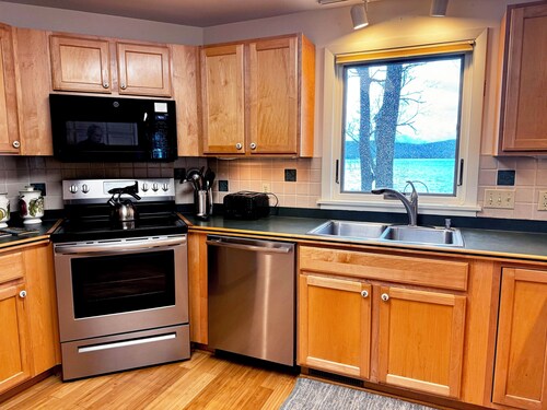 Large house on beautiful lake, adjoins Sleeping Bear Dunes National Lakeshore