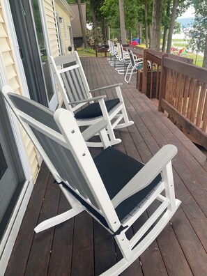 Terrace/patio - Large house on beautiful lake, adjoins Sleeping Bear Dunes National Lakeshore (Empire)