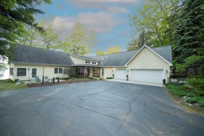 Exterior - Large house on beautiful lake, adjoins Sleeping Bear Dunes National Lakeshore (Empire)