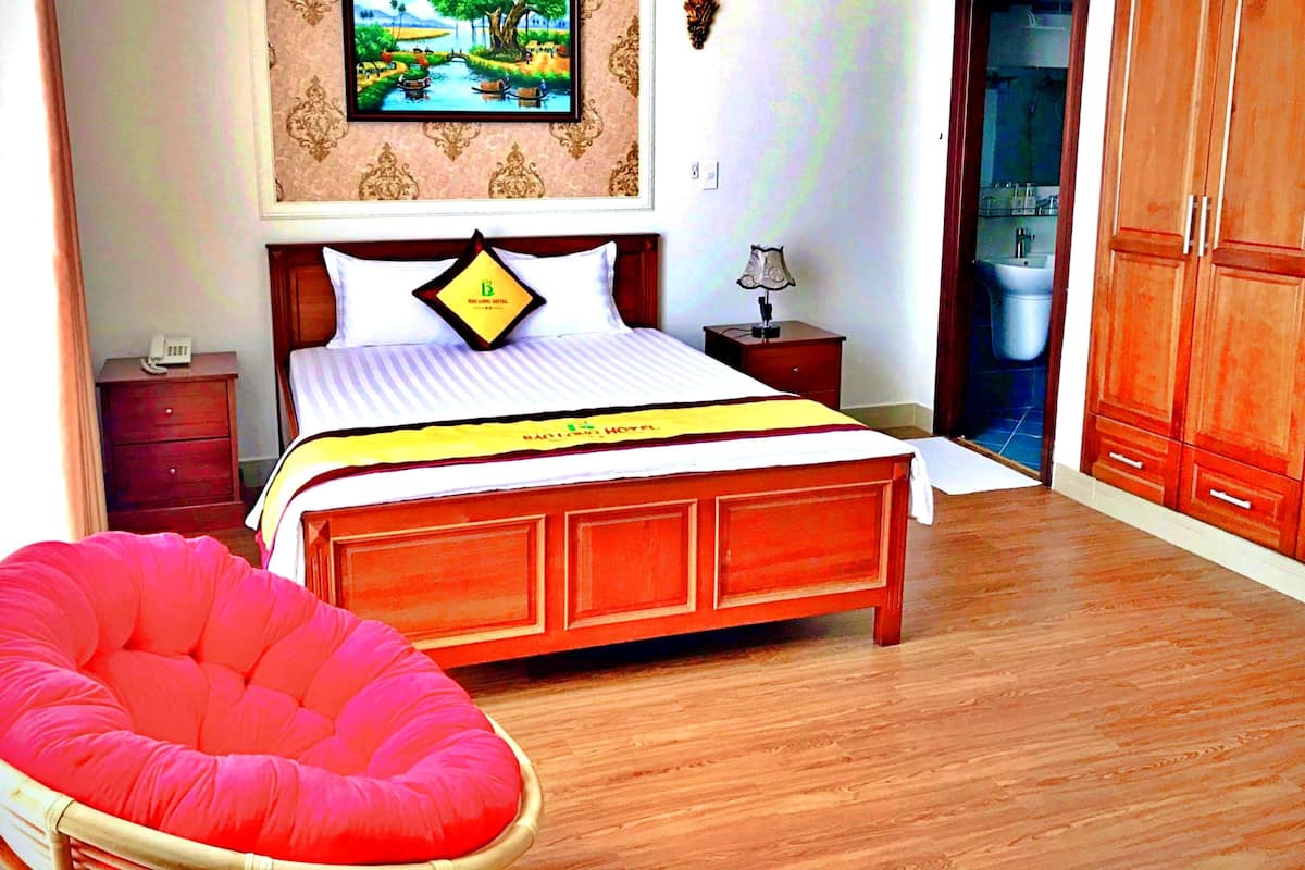 Deluxe Double Room | Egyptian cotton sheets, premium bedding, memory-foam beds, desk