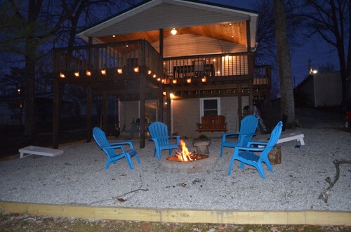 Lake Lover's Paradise! 3 Bed/2 Bath, Walk to Lake on Lake Cumberland!