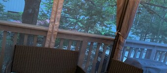 Pet & Kid Friendly Lake community w/ boat launch & beach 