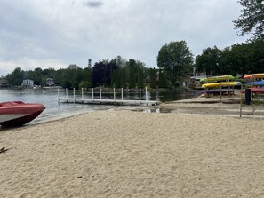 كراسي للتشمس، مناشف للشاطئ