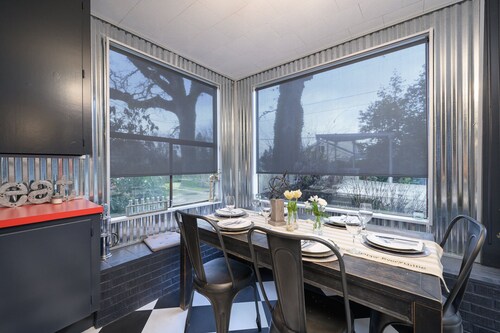 Beautiful Wine Country Escape