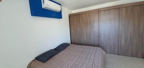 1 bedroom, desk, iron/ironing board, free WiFi