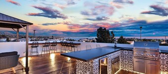 * Ocean view rooftop* Peloton* Modern & New