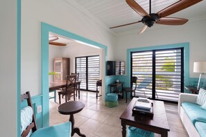 Smart-TV, Bücher, Stereoanlage