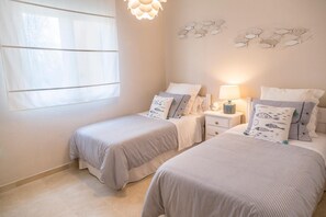 2 bedrooms, WiFi - Estupenda Casa Urbanización Hoyo 12 Novo Sancti Petri (Chiclana de la Frontera)