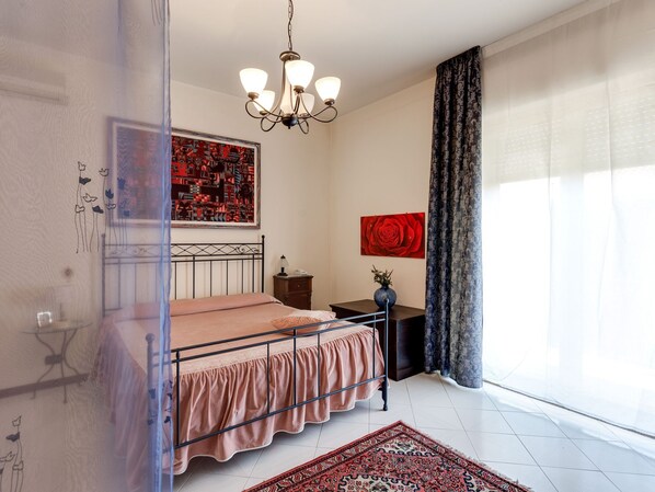4 bedrooms, iron/ironing board, WiFi, bed sheets - Villa Dàhala 6 places, 2 wc 3 minutes from A18 and 15 from Taormina, sea and ETNA (Santa Venerina)