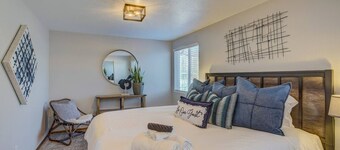 Pet friendly | King bed | Mountain Views | central