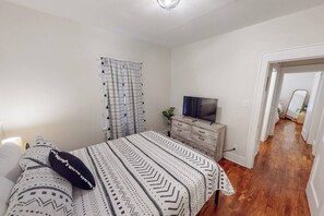2 bedrooms, desk, iron/ironing board, travel cot