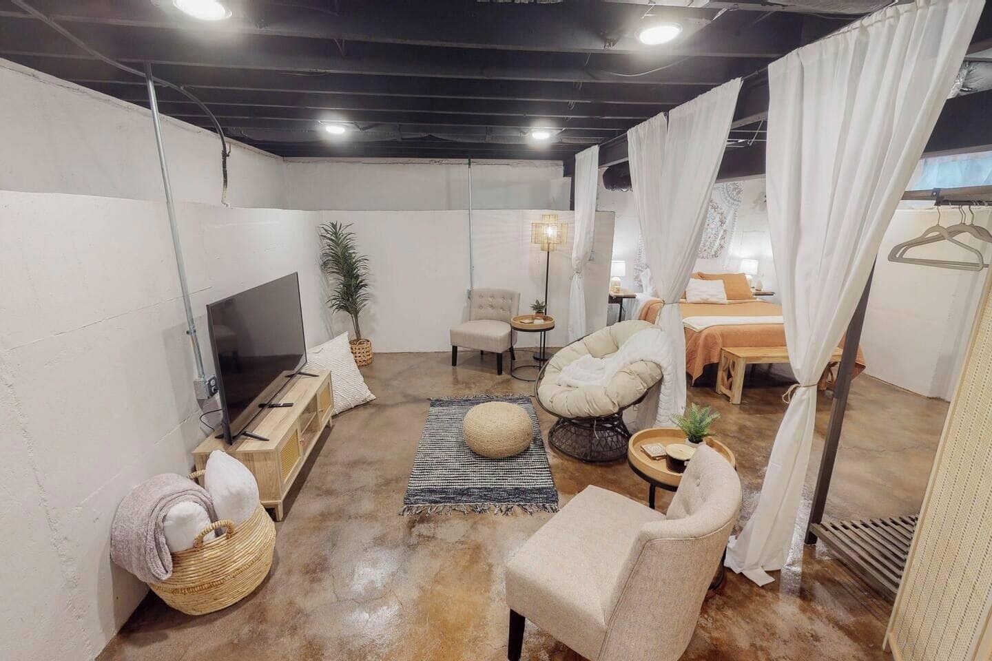 2 chambres, bureau, fer et planche à repasser, lit parapluie