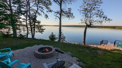 Beautiful Lakefront Home with 5 Bed/3 Baths, WiFi,  tons of amenities!
