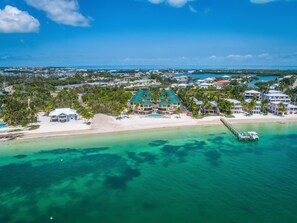 Sun loungers - KG Arrive any day, pool on beach, full Kitchen, W/D, Parking, Docks, balcony,  (Marathon)