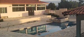 Recanto Julio e Maia is a family-friendly environment surrounded by nature.