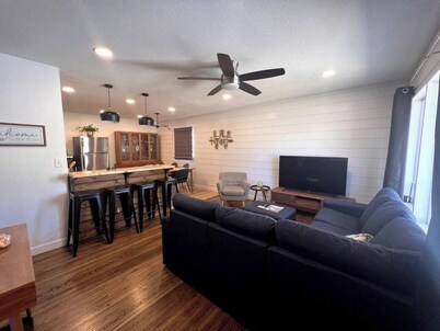 This house is a 4 bedroom(s), 2 bathrooms, located in Wichita, KS.