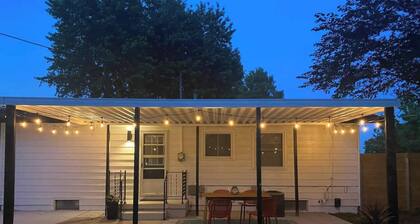 This house is a 4 bedroom(s), 2 bathrooms, located in Wichita, KS.