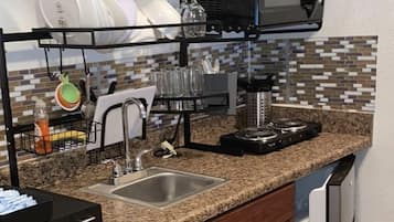 冰箱、微波炉、烤箱、茶具/咖啡用具