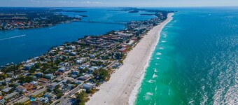 SURFS UP - UP STAIRS UNIT