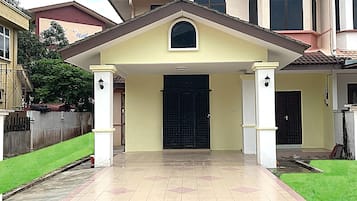 Façana frontal de l'allotjament