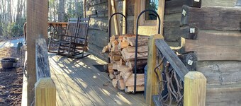 Authentic 1850’s Settlers cabin  High Speed Internet