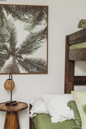 2 bedrooms, desk, free WiFi, bed sheets - Low Rider - Bottom Unit - (Bradenton Beach)