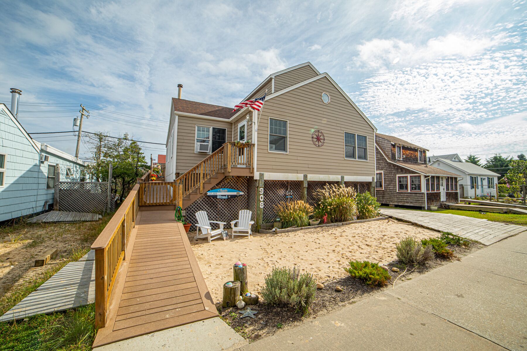 Fully Renovated Family Beach House 2022 Dates now available! 