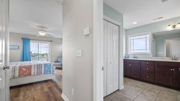 4 Schlafzimmer, Schreibtisch, kostenloses WLAN