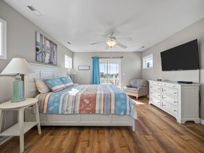 4 bedrooms, desk, free WiFi