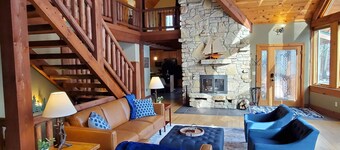 Timber Lodge on Large Wooded Lot mid Door County