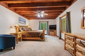 3 habitaciones, tabla de planchar con plancha, wifi y ropa de cama 
