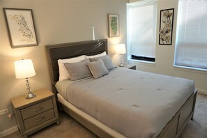 1 slaapkamer, een bureau, een strijkplank/strijkijzer, wifi