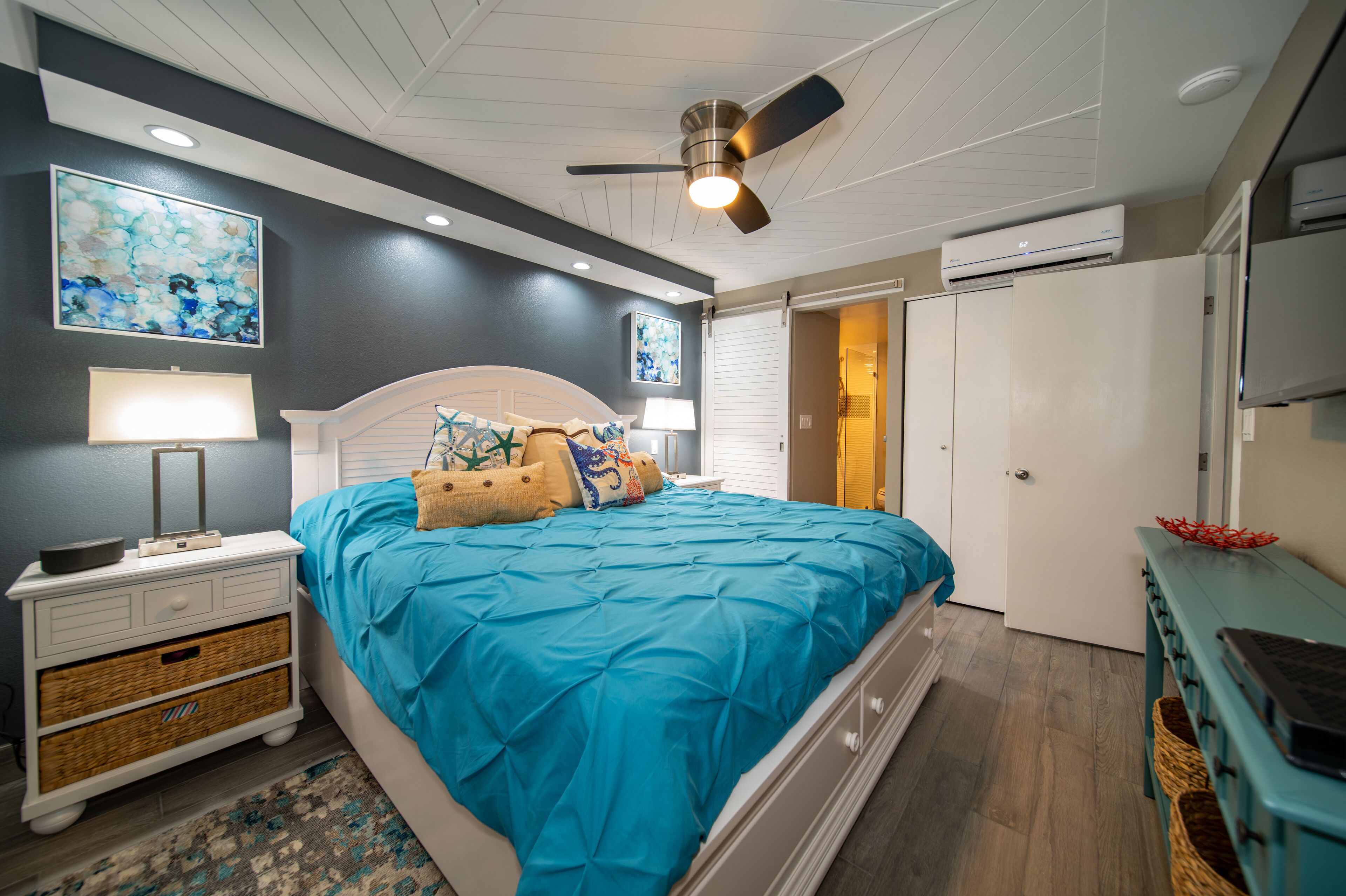 1 bedroom, in-room safe, iron/ironing board, free WiFi