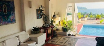 Complete House, ocean view, 8 minute walking to the beach