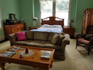 4 dormitoris, planxa i posts de planxar, wifi gratuïta i roba de llit