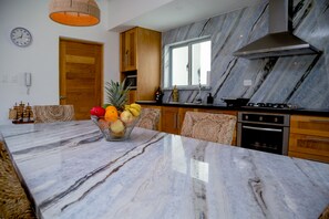 Fridge, microwave, oven, stovetop - Burungos Place @ Saman Residences C-2 (Las Terrenas)