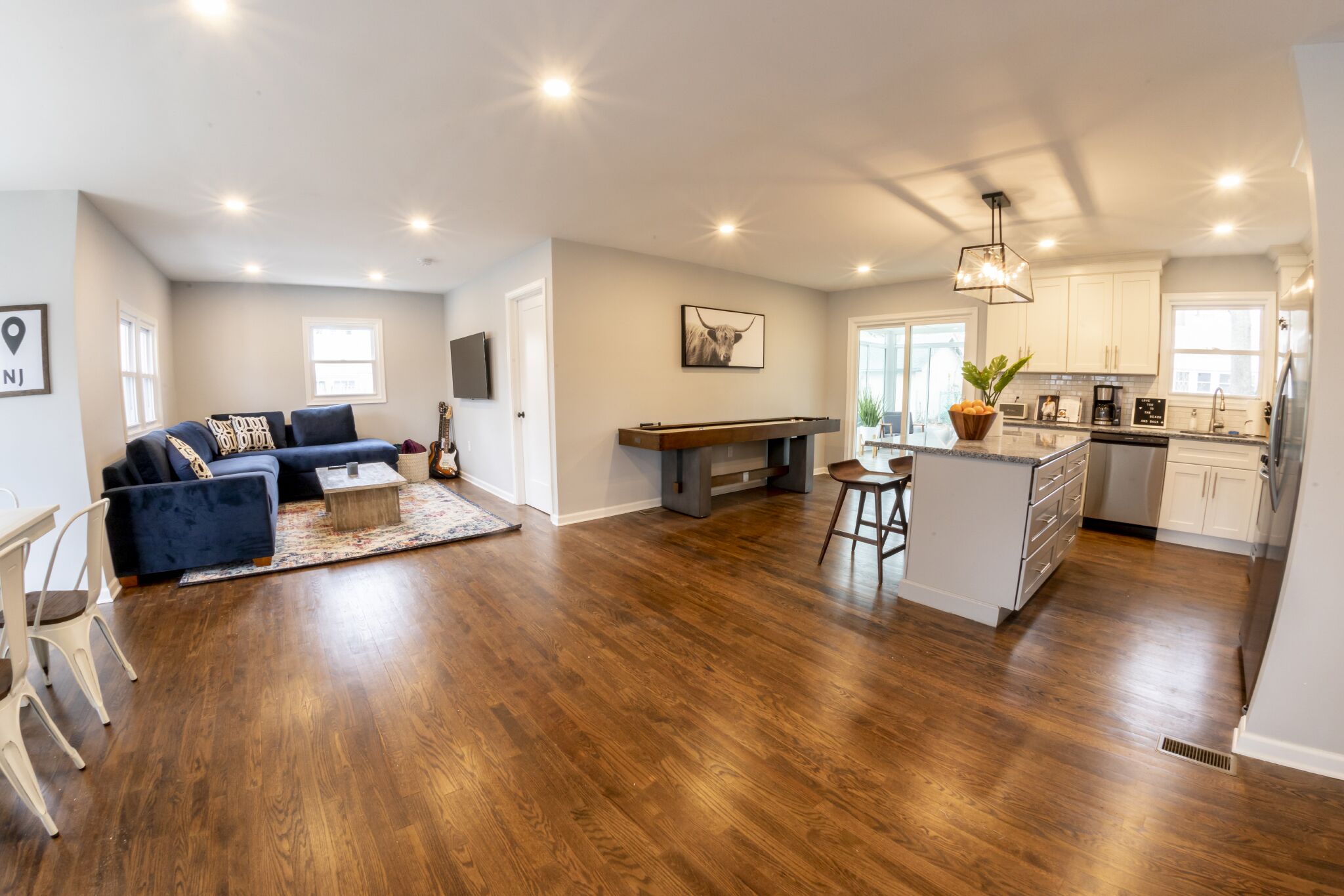 Modern & Turnkey 4BR - Resort Backyard & Perfect Location! Monthly Rental