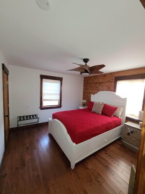3 bedrooms, iron/ironing board, free WiFi, bed sheets - Irie By The Lake (Tisbury)