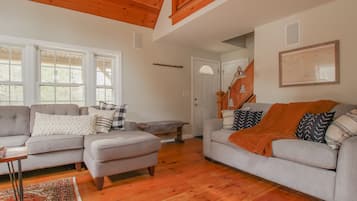 Smart-tv, eldstad, tv-spel och Netflix