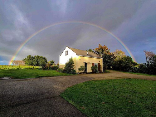 Rural hideaway, close to town